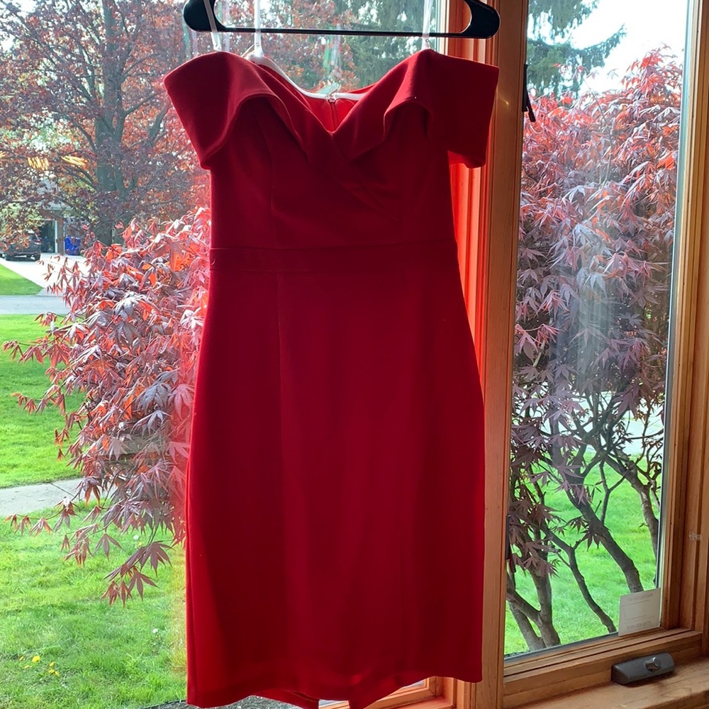 Lord and Taylor off the shoulder dress size 6